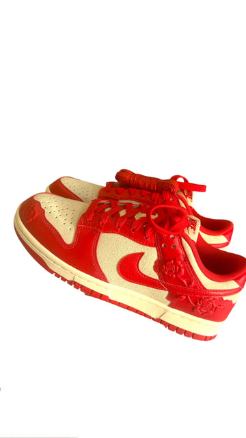 W NIKE DUNK LOW RED