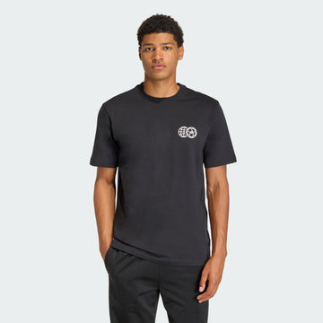 T-Shirt Adidas Grafica Della Casa Delle Nazioni Di Tiro