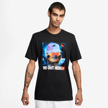 T-Shirt Nera Con Grafica We out here NIKE-UOMO